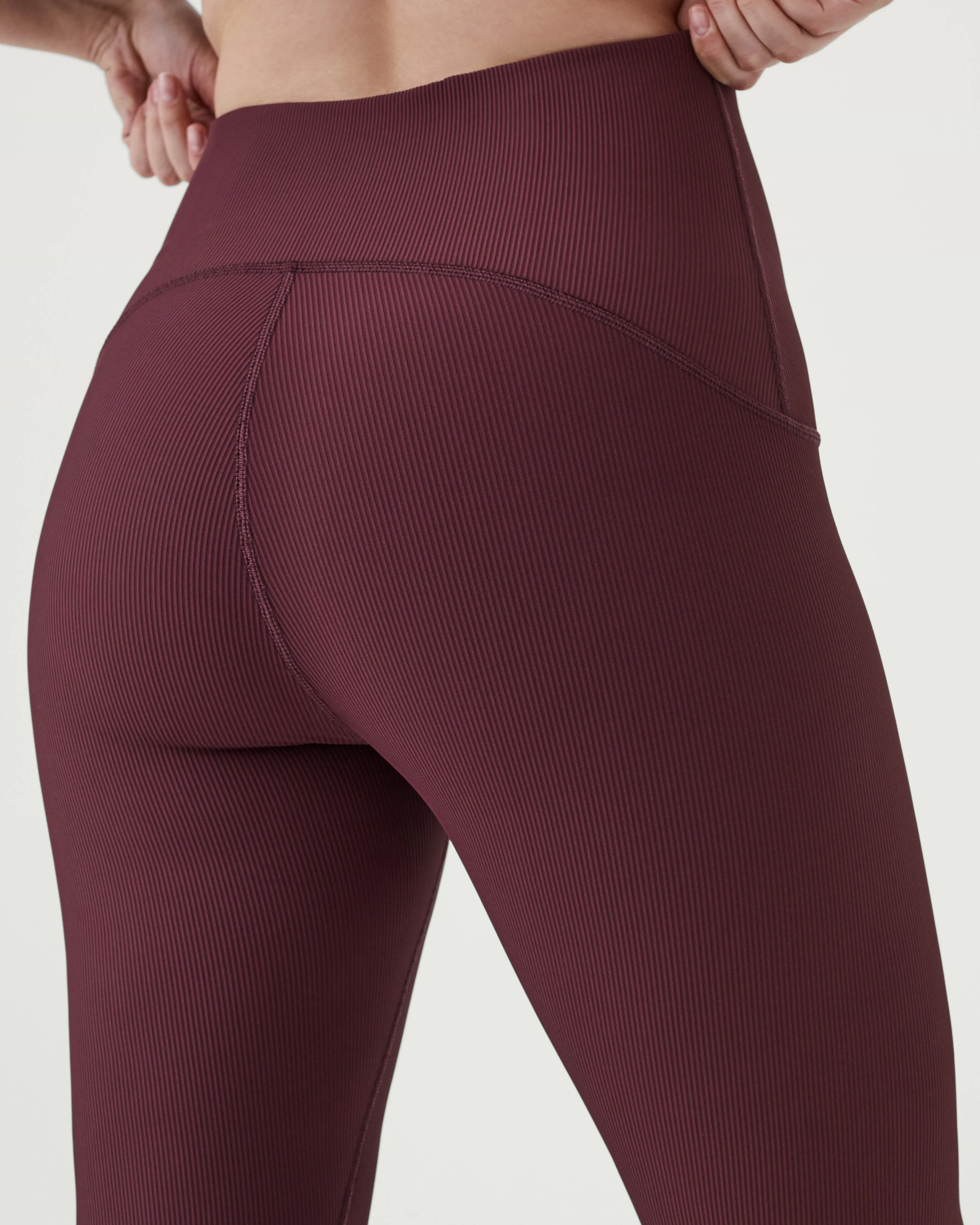 SPANXshape™ Booty Boost® Contour Rib 7/8 Leggings