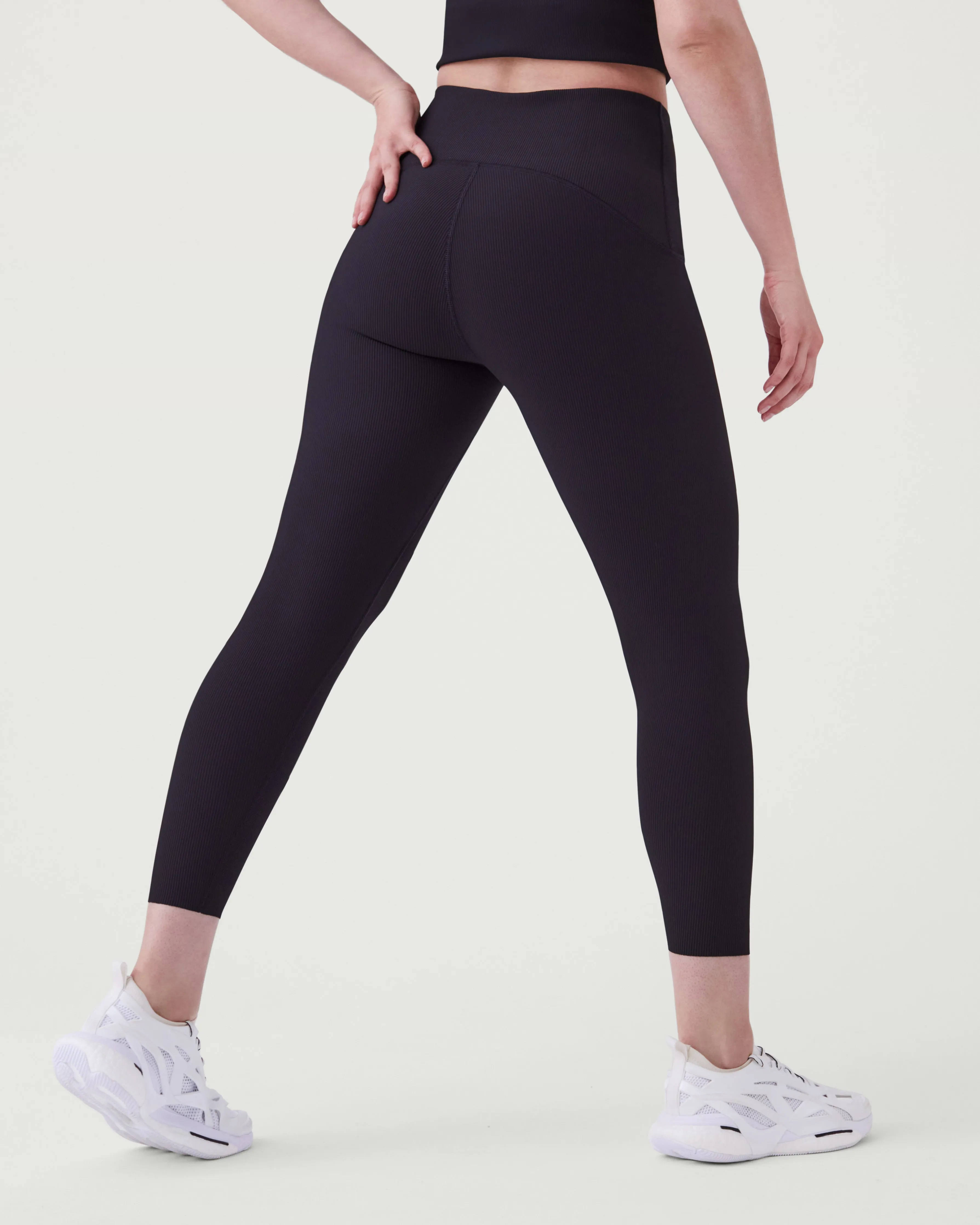 SPANXshape™ Booty Boost® Contour Rib 7/8 Leggings