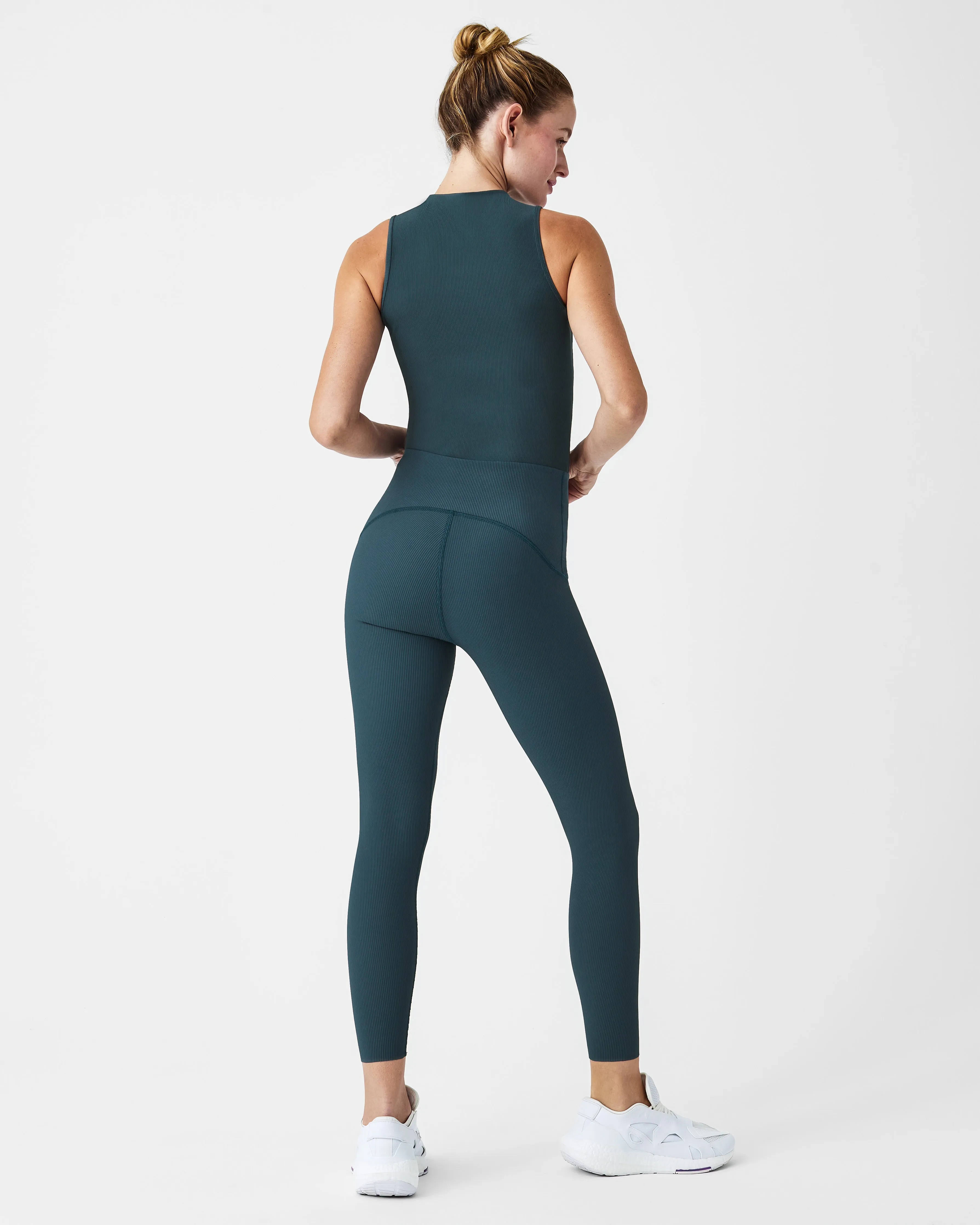 SPANXshape™ Booty Boost® Contour Rib 7/8 Leggings