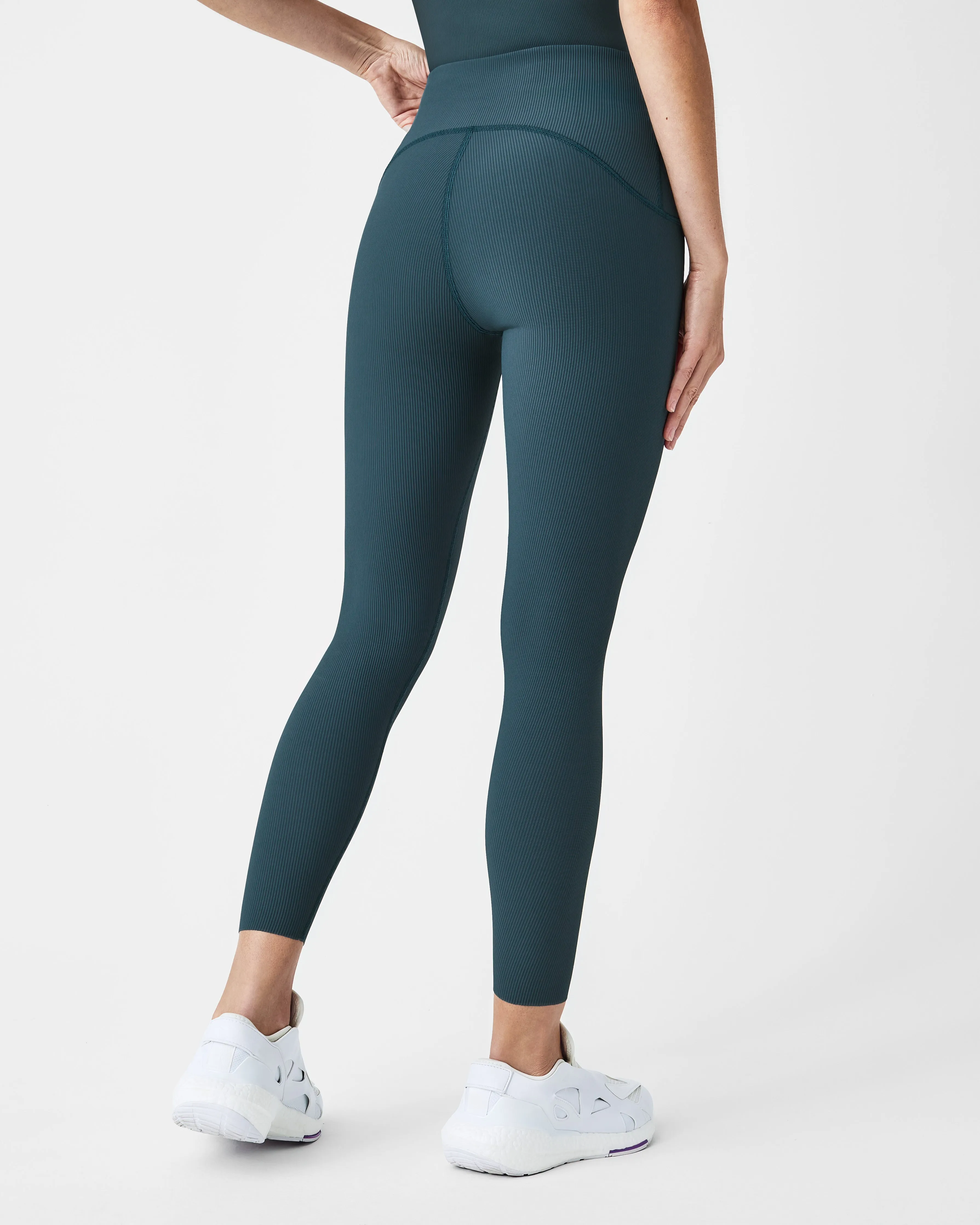 SPANXshape™ Booty Boost® Contour Rib 7/8 Leggings