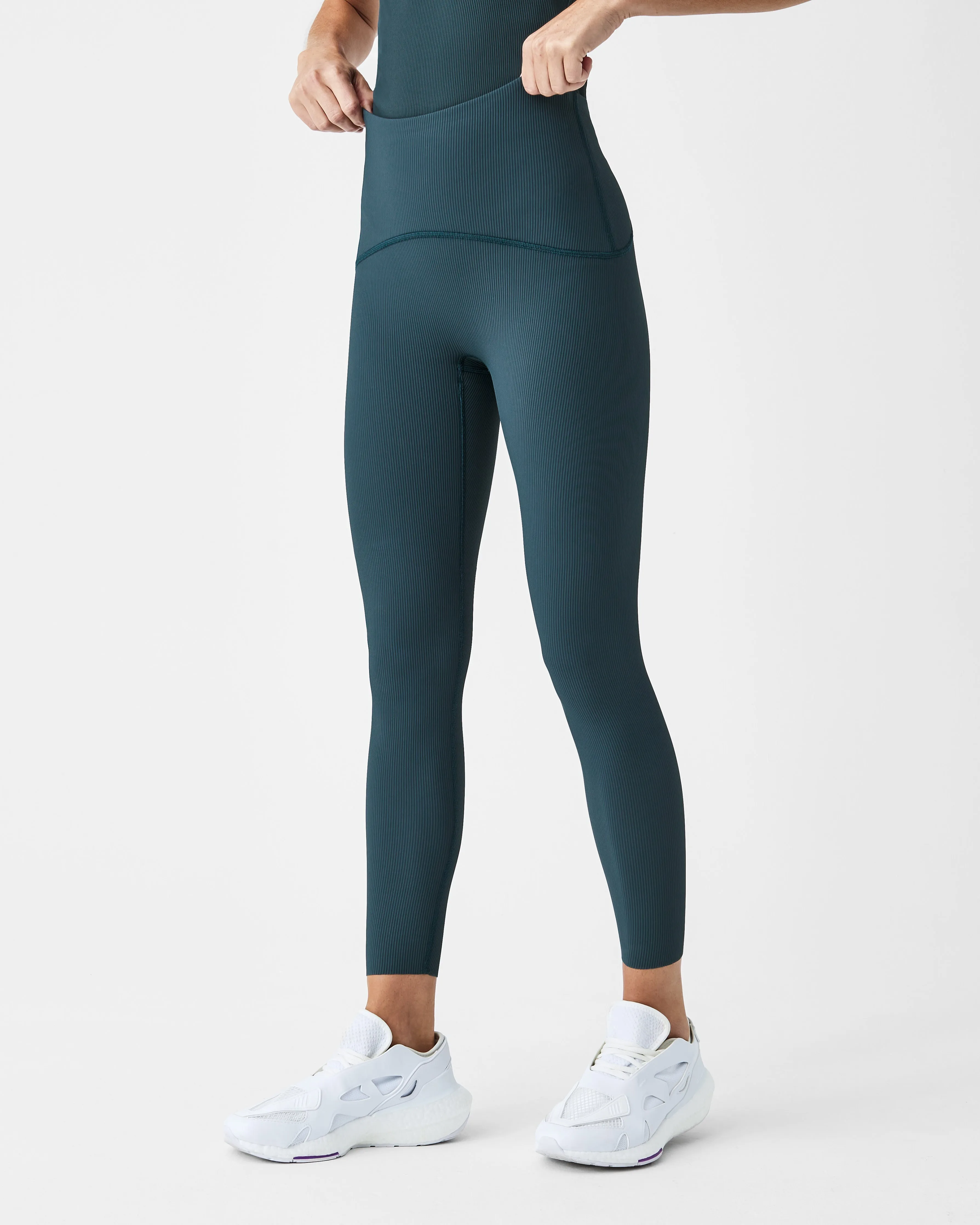 SPANXshape™ Booty Boost® Contour Rib 7/8 Leggings